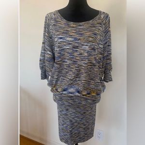 BCBG Maxazria Women’s Draped kimono sleeve multicolored fitted bottom dress